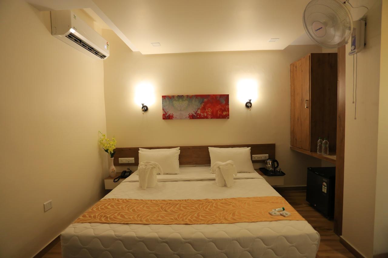 Hotel The Grand Raveta Pātan Zewnętrze zdjęcie