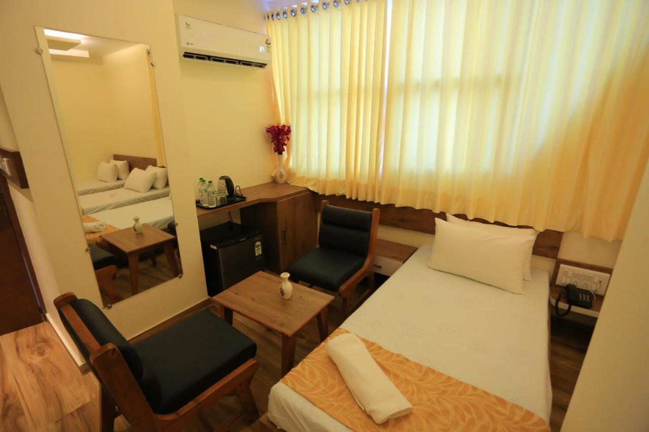 Hotel The Grand Raveta Pātan Zewnętrze zdjęcie
